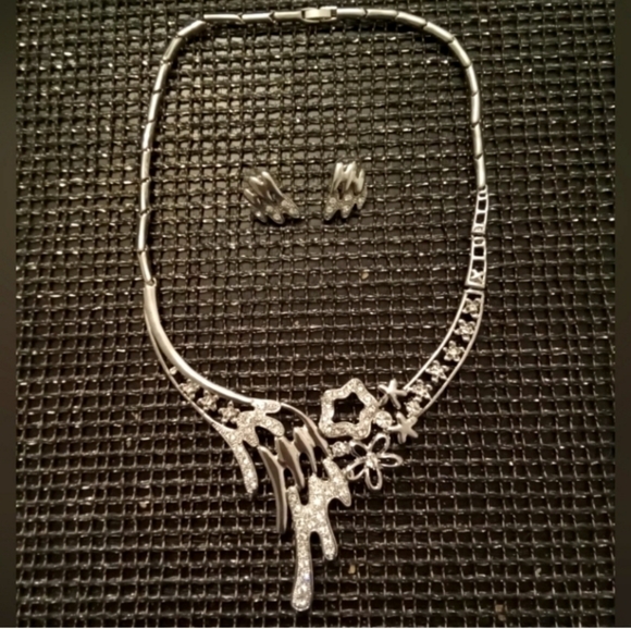 Crystal Rhodium Necklace Earrings Set - Picture 2 of 5
